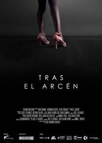 Tras el arcén